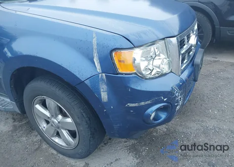 2008 Ford Escape Xlt z USA, uszkodzony, nr VIN 1FMCU93108KA80910